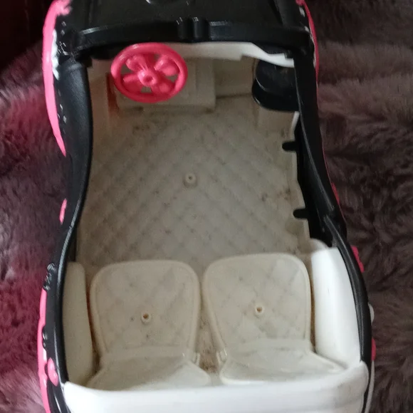 Barbie convertible car - Picture 6 of 8